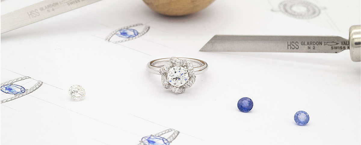 bottom-bague-de-fiancailles-solitaire-diamant-or-blanc-creation-sur-mesure-bijouterie-joaillerie-lyon