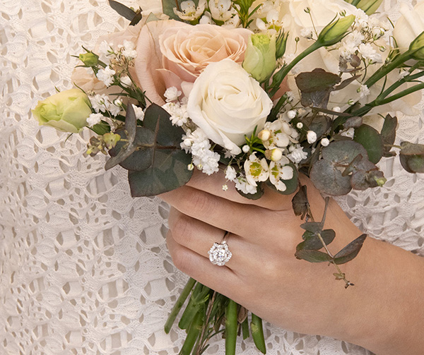 top-bague-fiancailles-mariage-diamant-solitaire-or-blanc-joaillier-createur.jpg