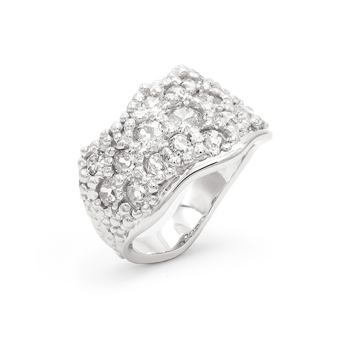 bague-diamants-ecume-pavage-mer-or-blanc.jpg