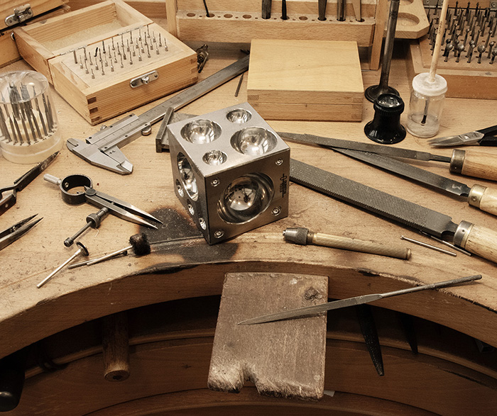 savoir-faire-joaillier-createur-atelier-outils.jpg